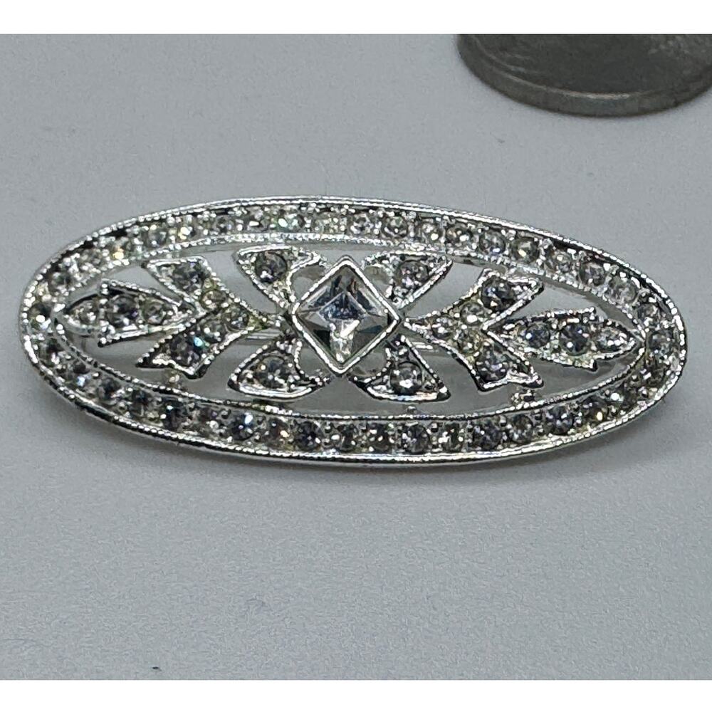 vintage rhinestone‎ brooch, silver toned